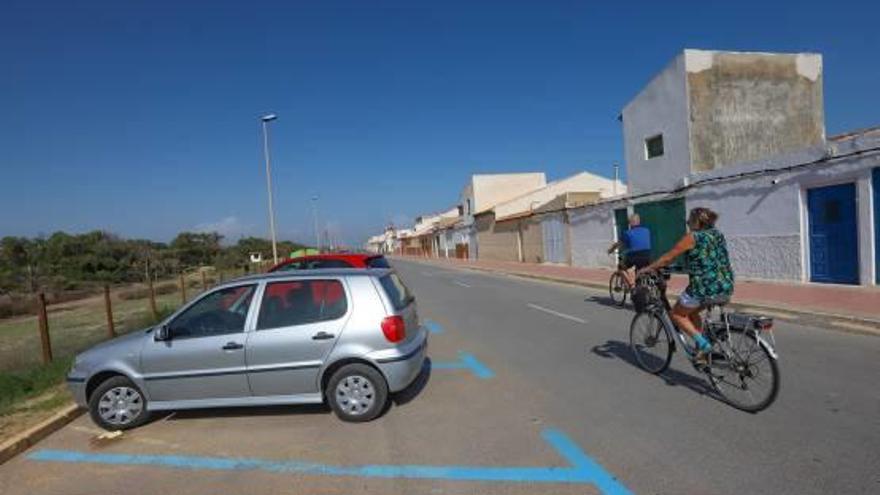 El aparcamiento en zona azul se cobró este verano sin concesión de Costas