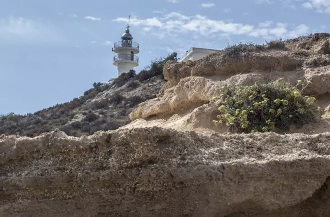 Salvem el Far presenta la demanda contra la adjudicación del restaurante en el faro del Cabo de la Huerta