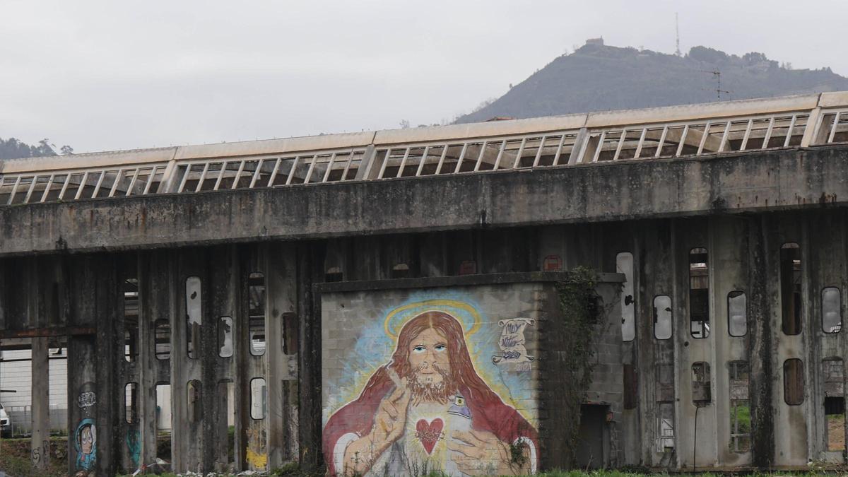 La maquinaria regresa a la fábrica de Álvarez en Camposancos