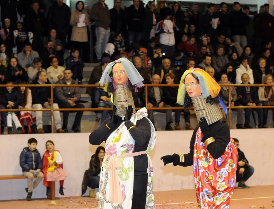 Entroido en Deza 2016 | Maquillajes y trajes de colores en Lalín y Vila de Cruces