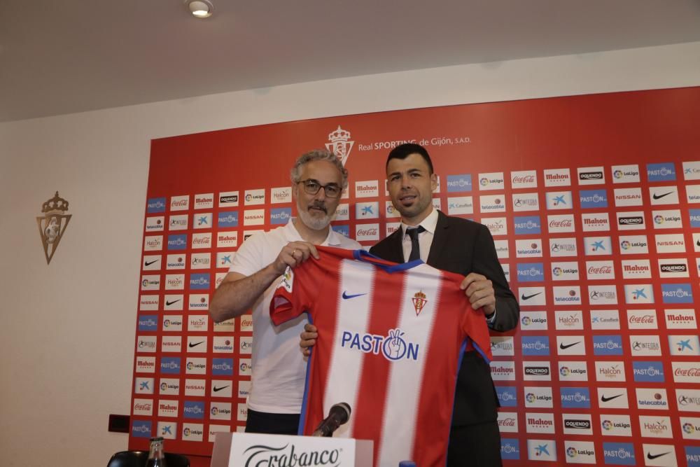 Presentación de Javi Fuego con el Sporting