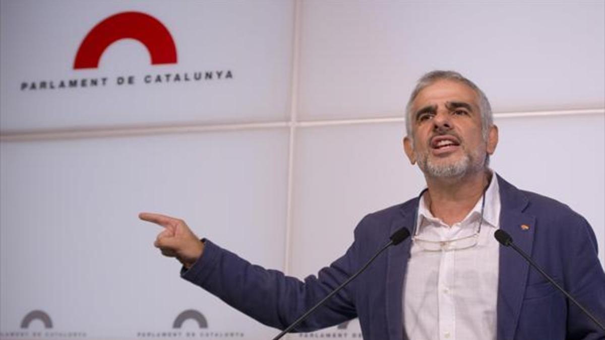 Carlos Carrizosa, portavoz de Ciutadans, durante una reciente rueda de prensa en el Parlament.