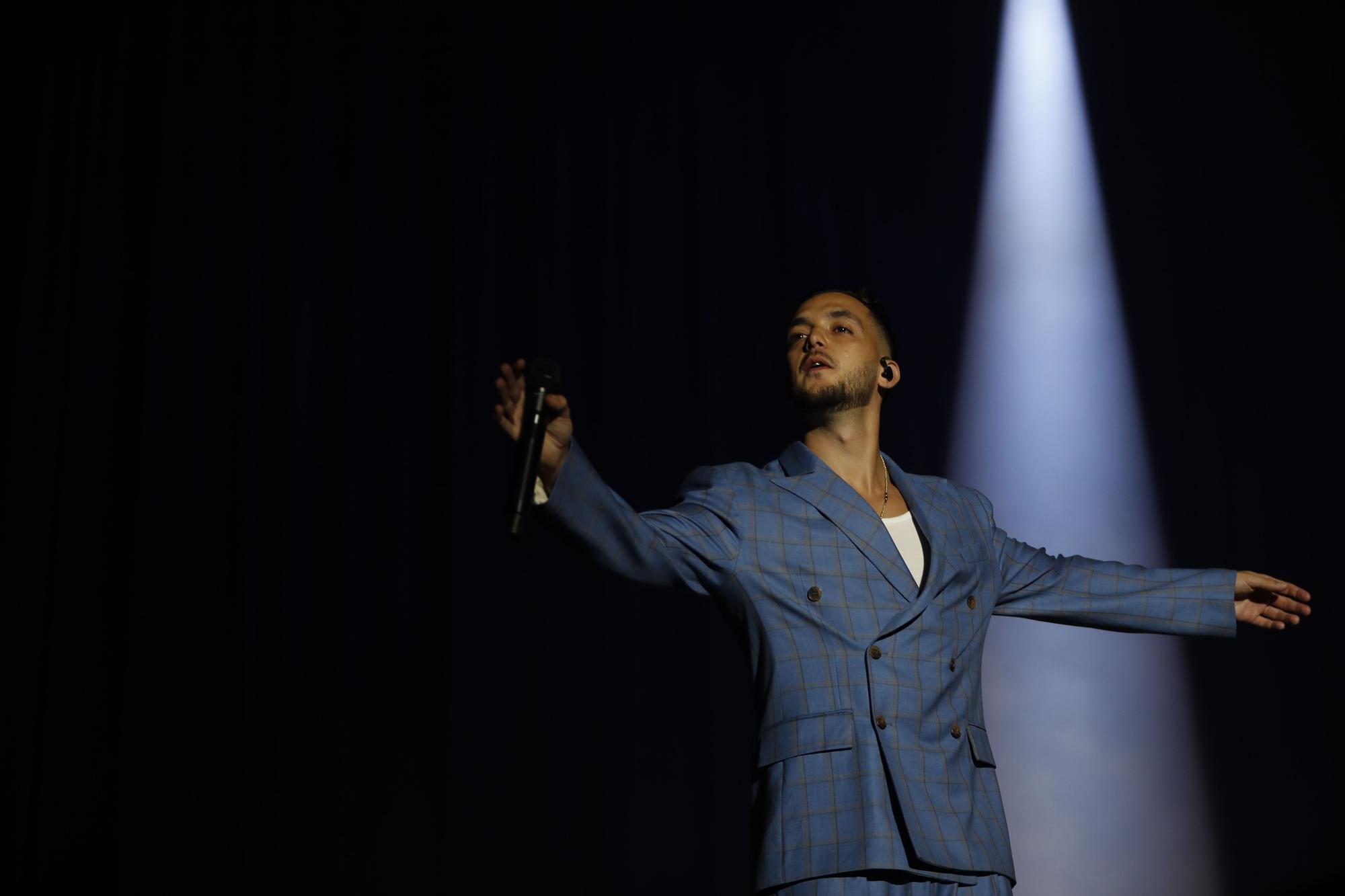 C. Tangana durante el concierto que ofrece en el Andalucía Big Festival