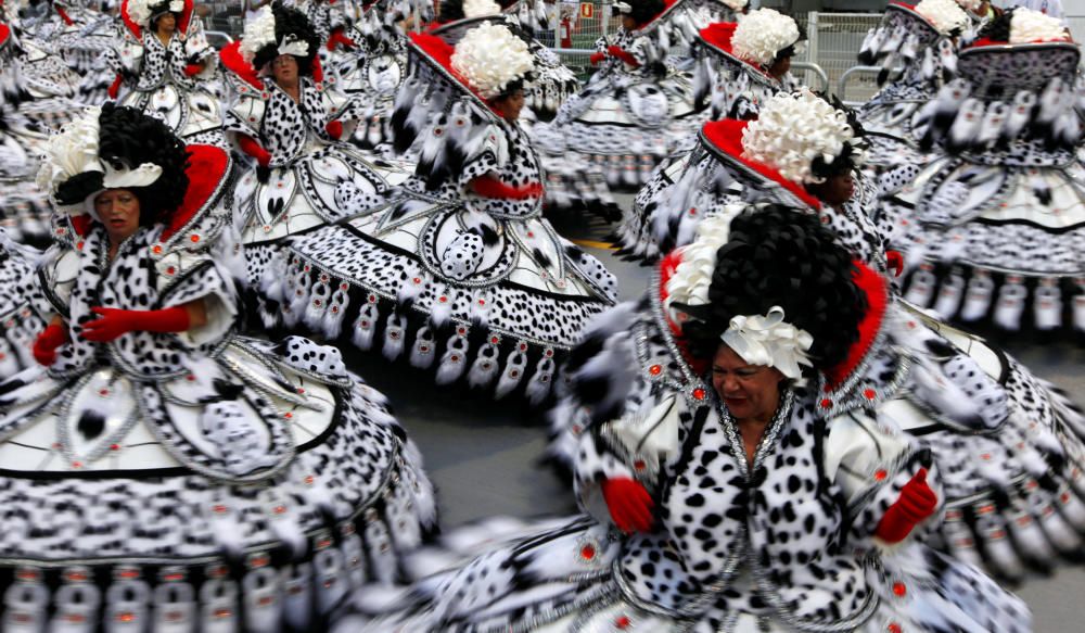 Brasil se sumerge en los carnavales