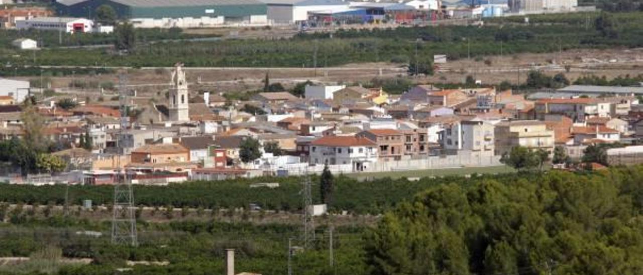 Vista aérea del núcleo urbano de Senyera que el PAI abraza por dos laterales para ampliarlo.