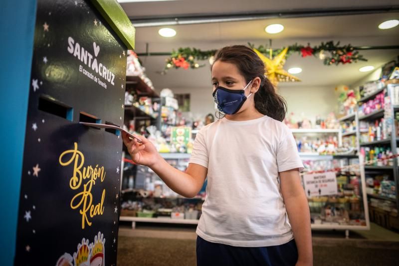 Buzón Reyes Magos en el Mercado de la Abejera en Santa Cruz