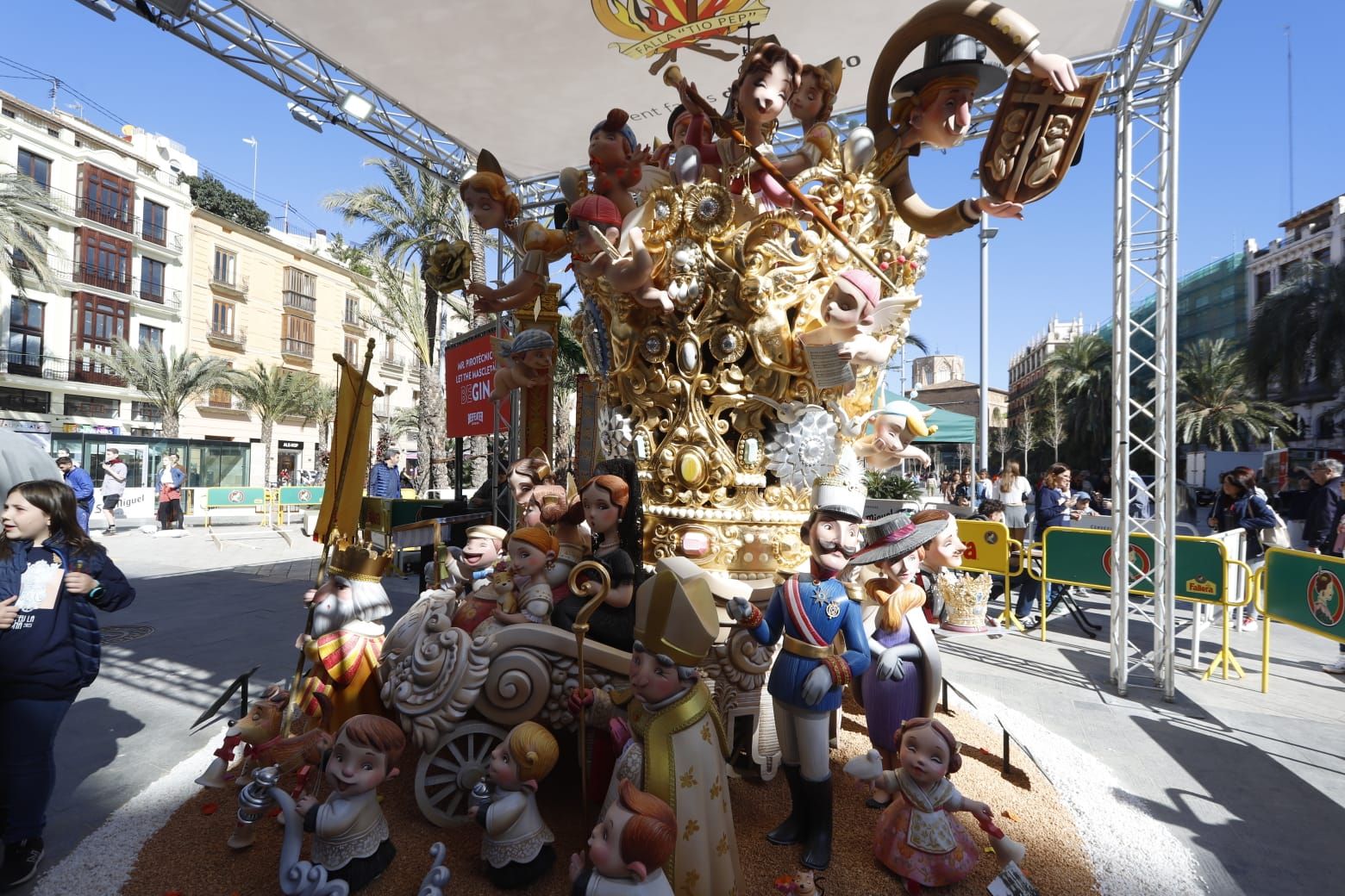 La Falla Reina-Paz, dedicada al centenario de la coronación