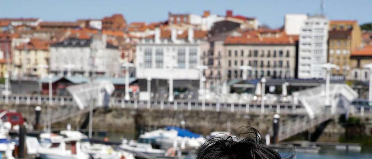 María Teresa de Borbón-Parma y Bourbon-Busset, ayer, en el puerto deportivo de Gijón.