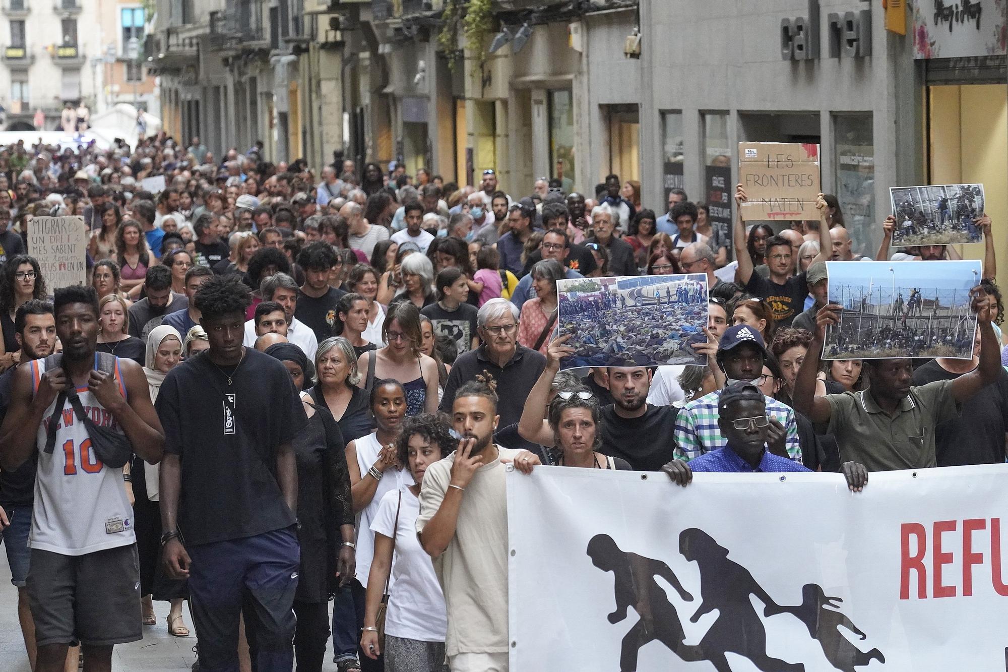 Manifestació a Girona contra la mort de migrants a la tanca de Melilla