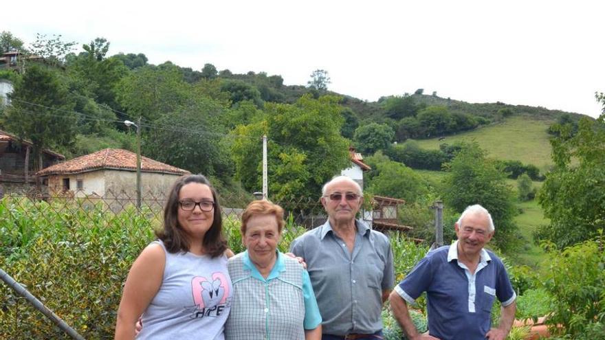 Por la izquierda, Soto, Laria, San Martín y Cándido Nava, en Llau.