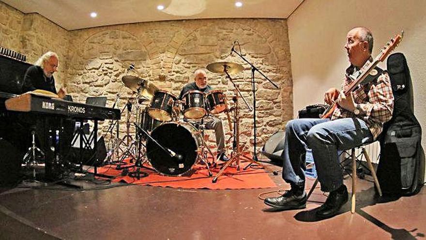 Lakatans porta el seu jazz-fusió al Vermell de Manresa