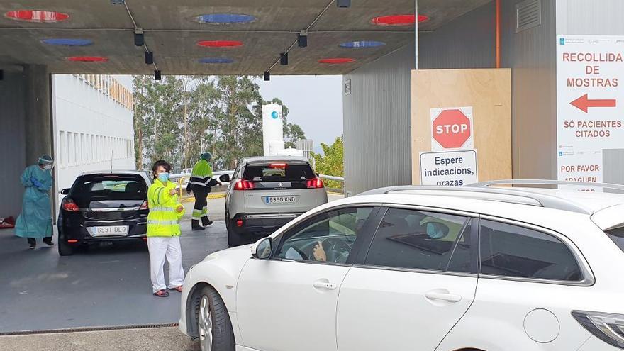 Covid-auto en el acceso a un hospital de Galicia.