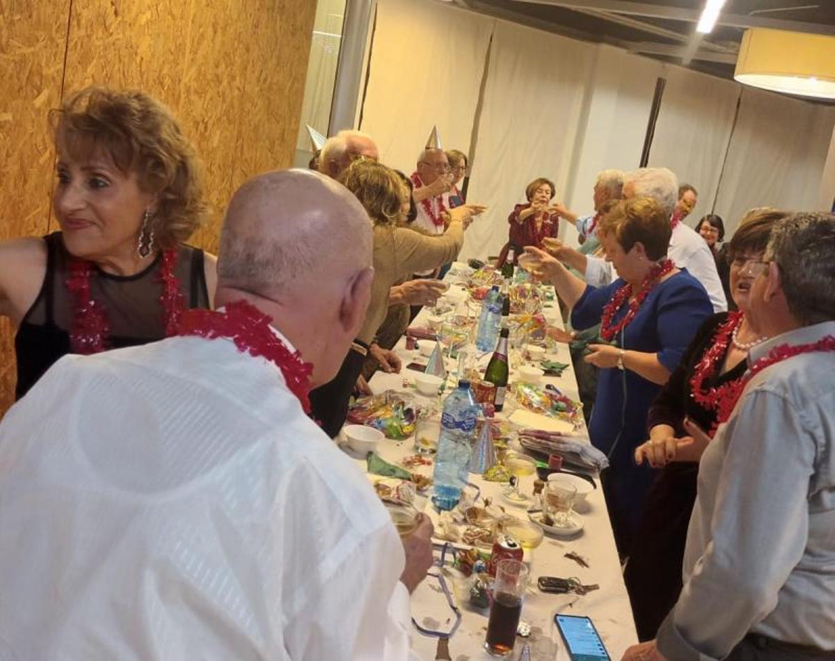 Baile de salón después de las uvas en Sant Ferran. | JJG