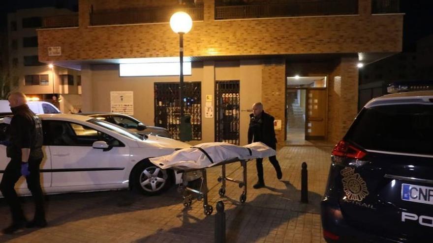 Un jove de 28 anys assassina a la seva mare amb unes tisores i se suïcida