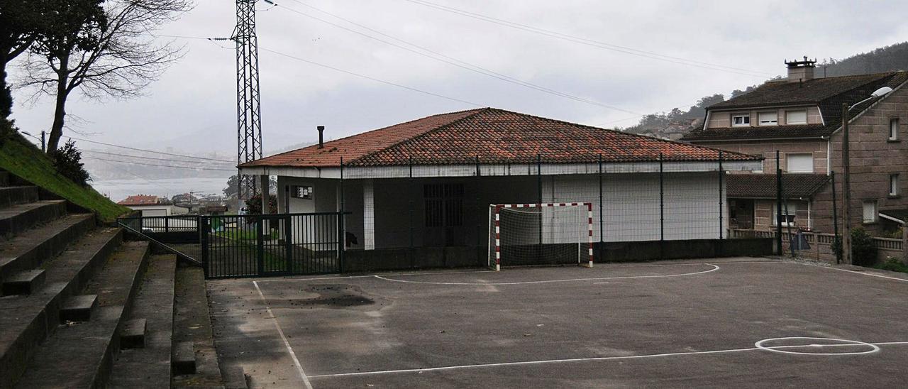 El antiguo inmueble de Infantil, vinculado al CEIP Domaio, que el Concello adaptará para un centro de 0 a 3 años. / G.N.