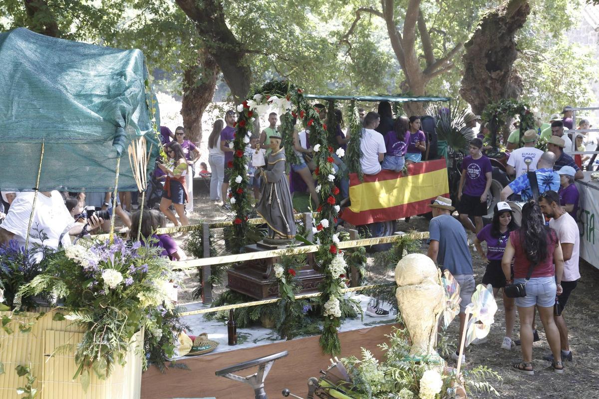 Padrón se rinde al pimiento de Herbón: 3.000 raciones para una fiesta multitudinaria Padrón se rinde al pimiento de Herbón: 3.000 raciones para una fiesta multitudinaria