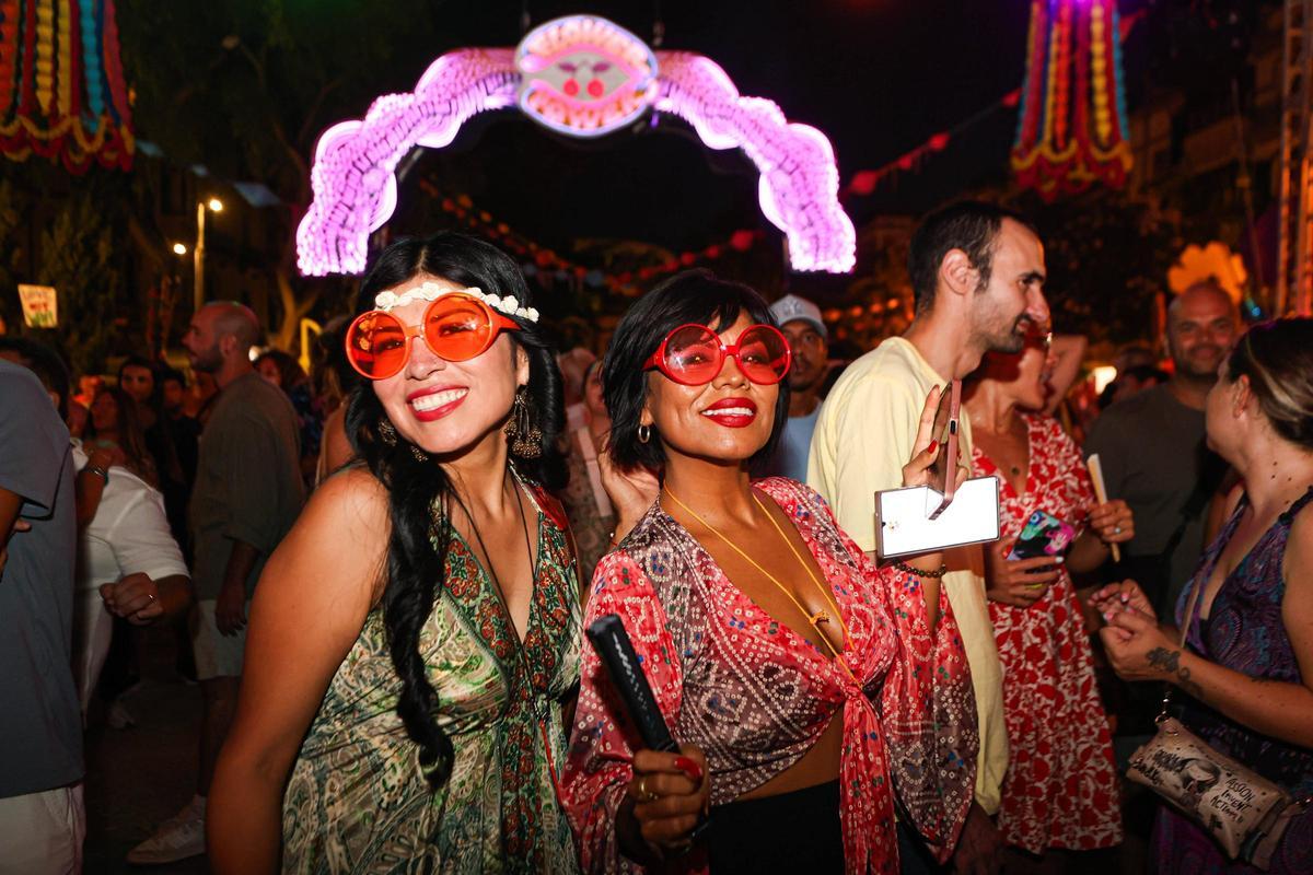 Mira aquí todas las fotos de la fiesta Flower Power en Ibiza
