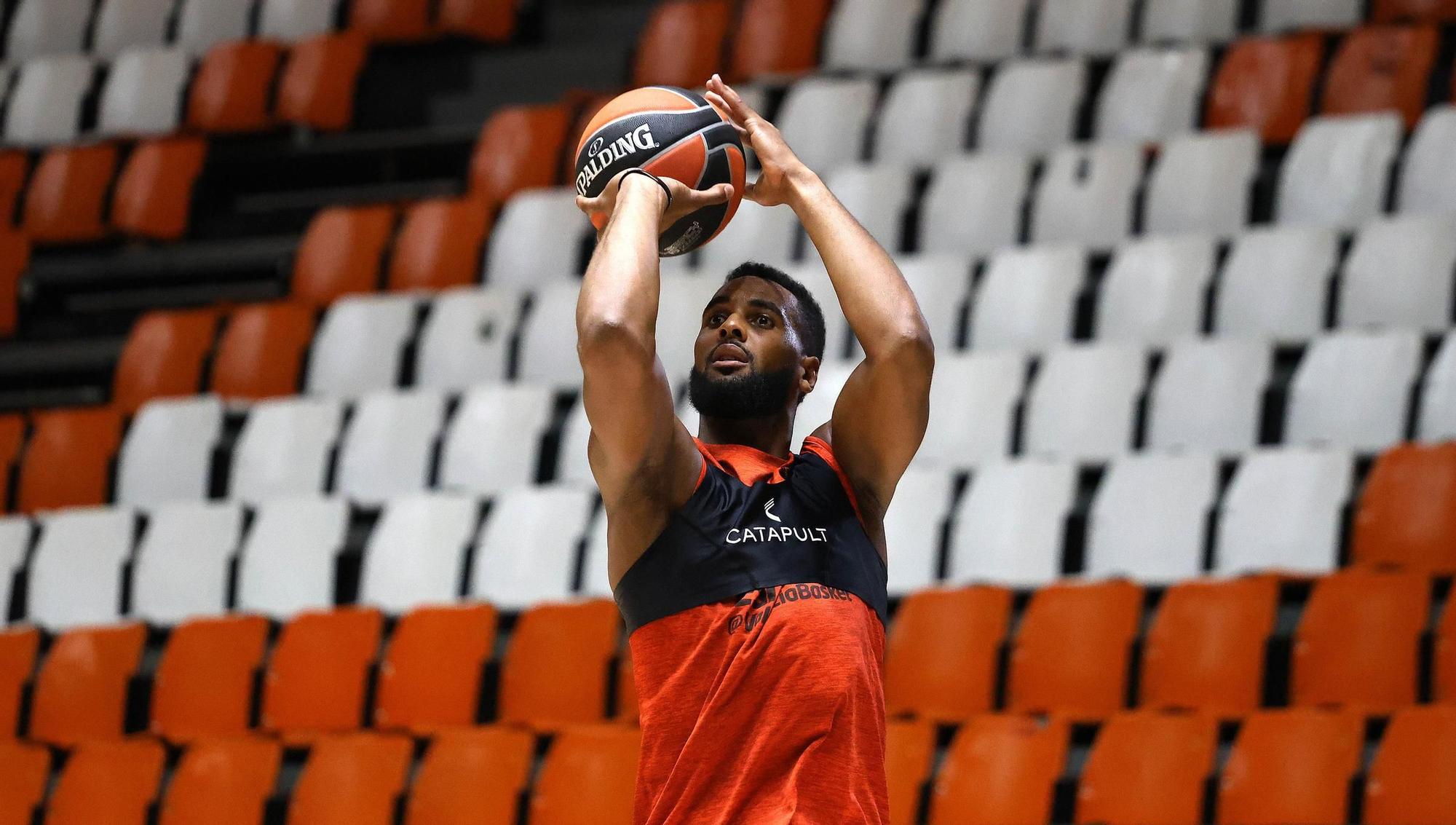 Entrenamiento del Valencia Basket previo al partido frente a Maccabi