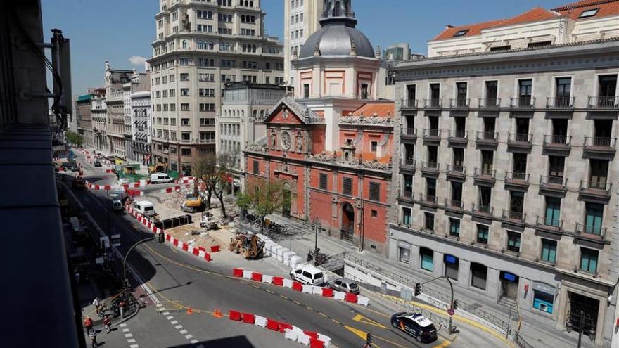 Se reabre la calle Alcalá tras el corte por el escape de gas