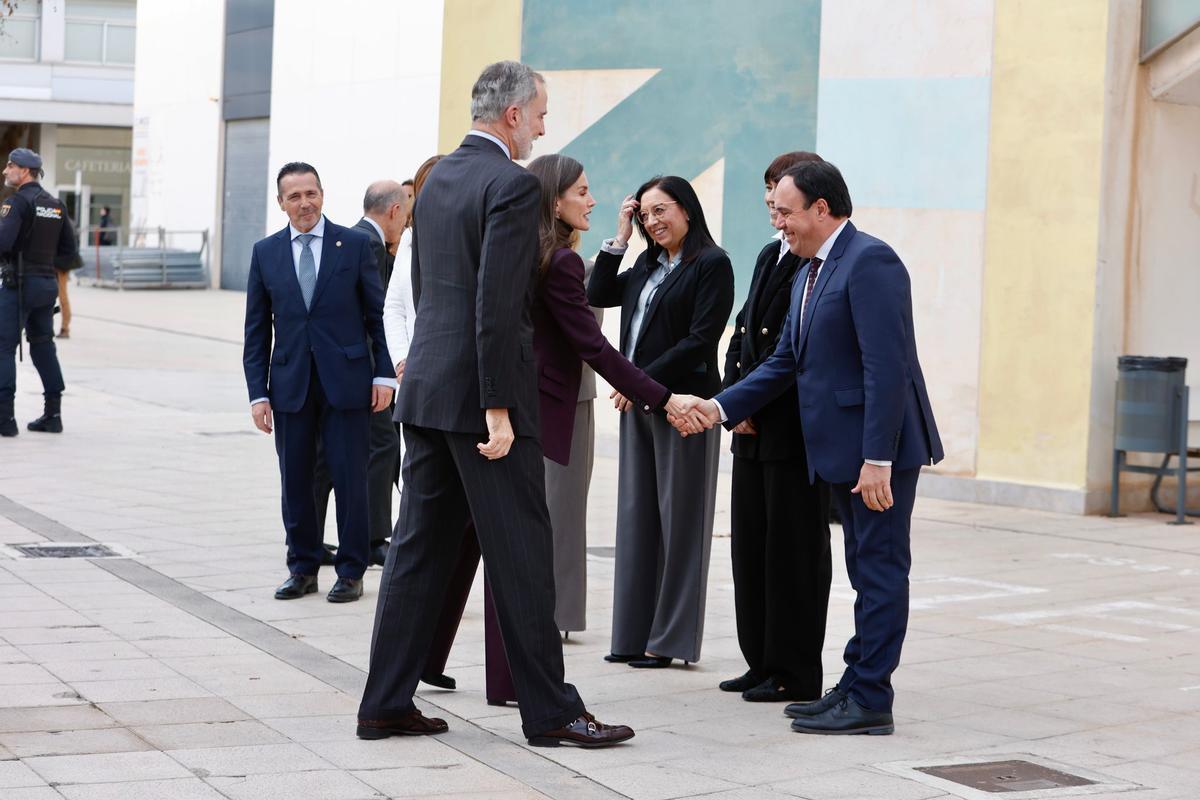 Los Reyes visitan el proyecto "Salvem les Fotos" de la UPV