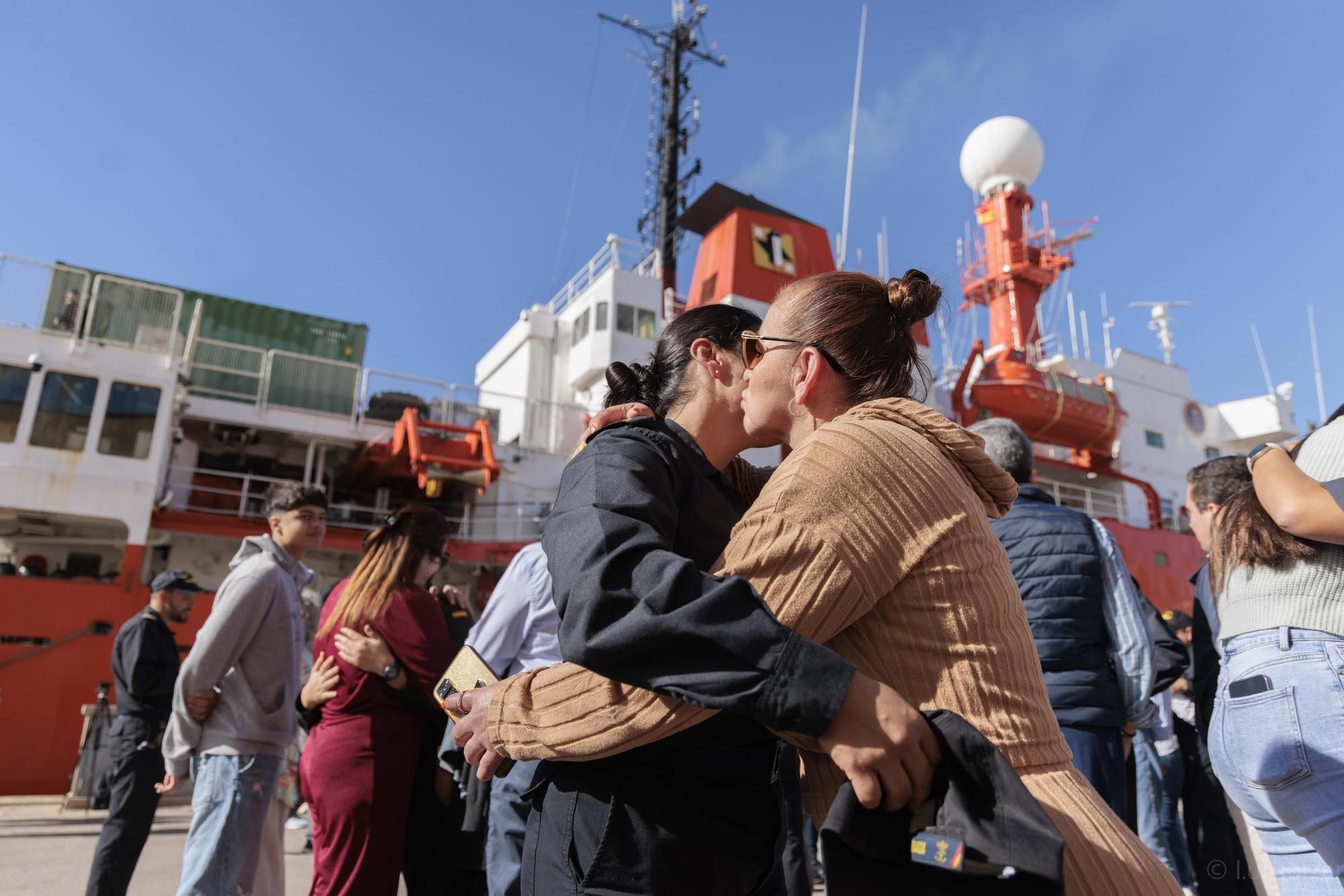 Las imágenes de la despedida del buque Hespérides en Cartagena