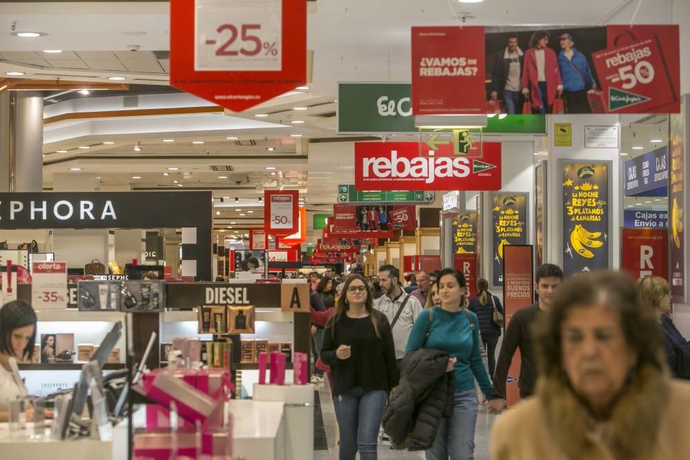 Las rebajas arracan fuerte en Elche