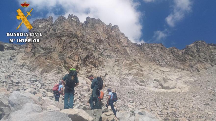 Efectivos del GREIM, durante el momento del rescate.