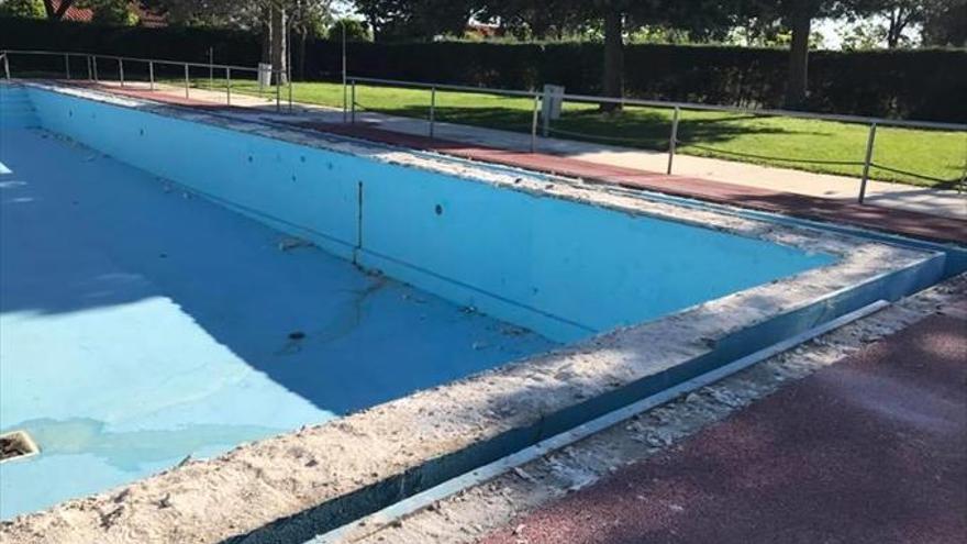 El ayuntamiento mejora las piscinas de Rincón