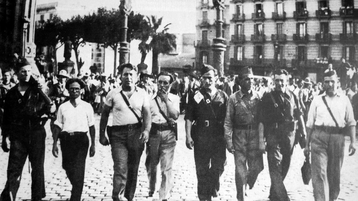 José Pérez, a la izquierda del todo, en 1936 en Barcelona. Junto a él están Ricardo Sanz, García Oliver o Gregorio Jover, entre otros.