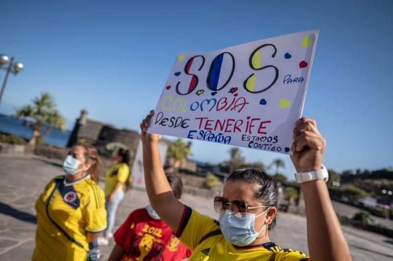 Concentración de repulsa en Santa Cruz de Tenerife por la represión en Colombia