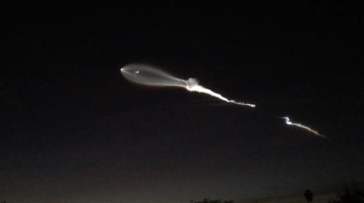 zentauroepp41399316 the contrail from a spacex falcon 9 rocket is seen from pasa171223093747 zentauroepp41399316 the contrail from a spacex falcon 9 rocket is seen from pasa171223093747