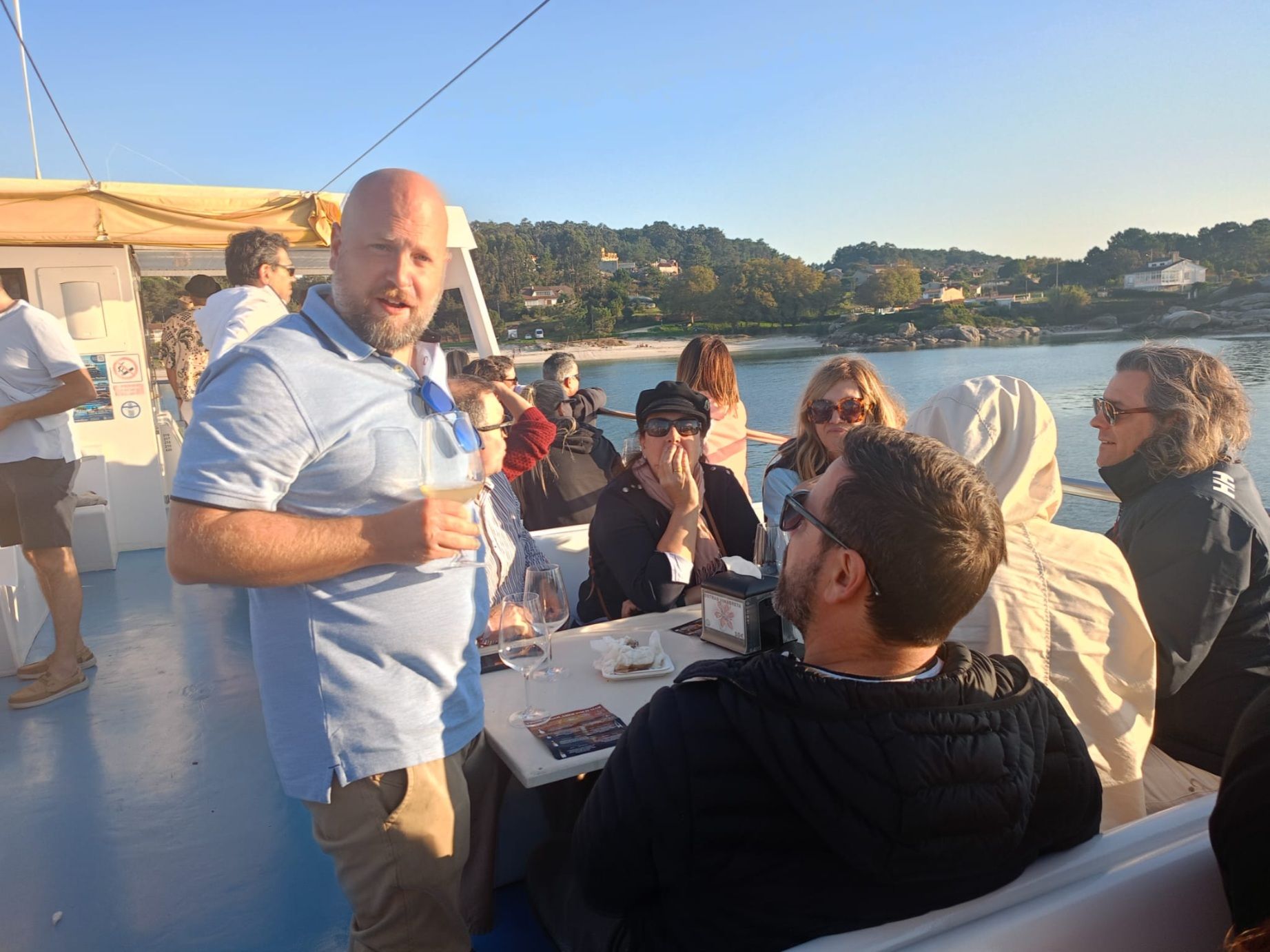 La ruta de «Viños singulares polo mar» a bordo del catamarán «Gran Cormorán Jet», esta tarde-noche.