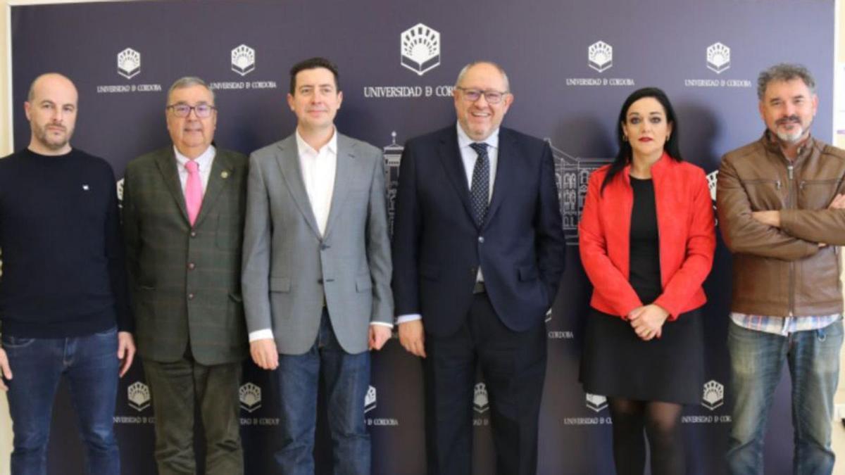 Participantes en la firma del convenio entre Hostecor y la UCO.