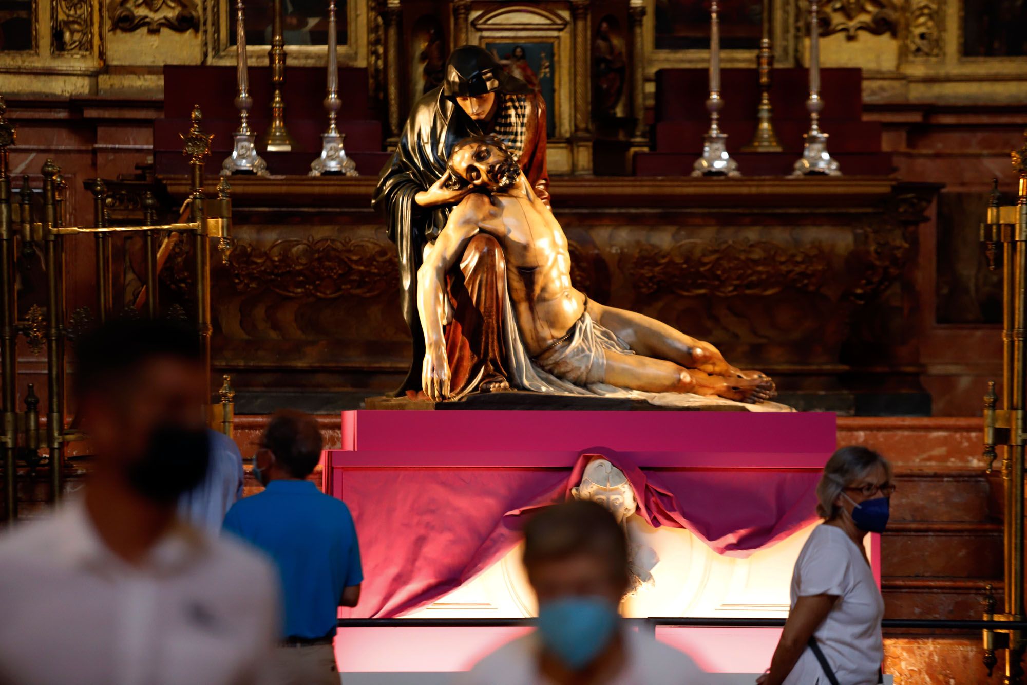 Las imágenes de la exposición 'El Verbo Encarnado' en la Catedral de Málaga