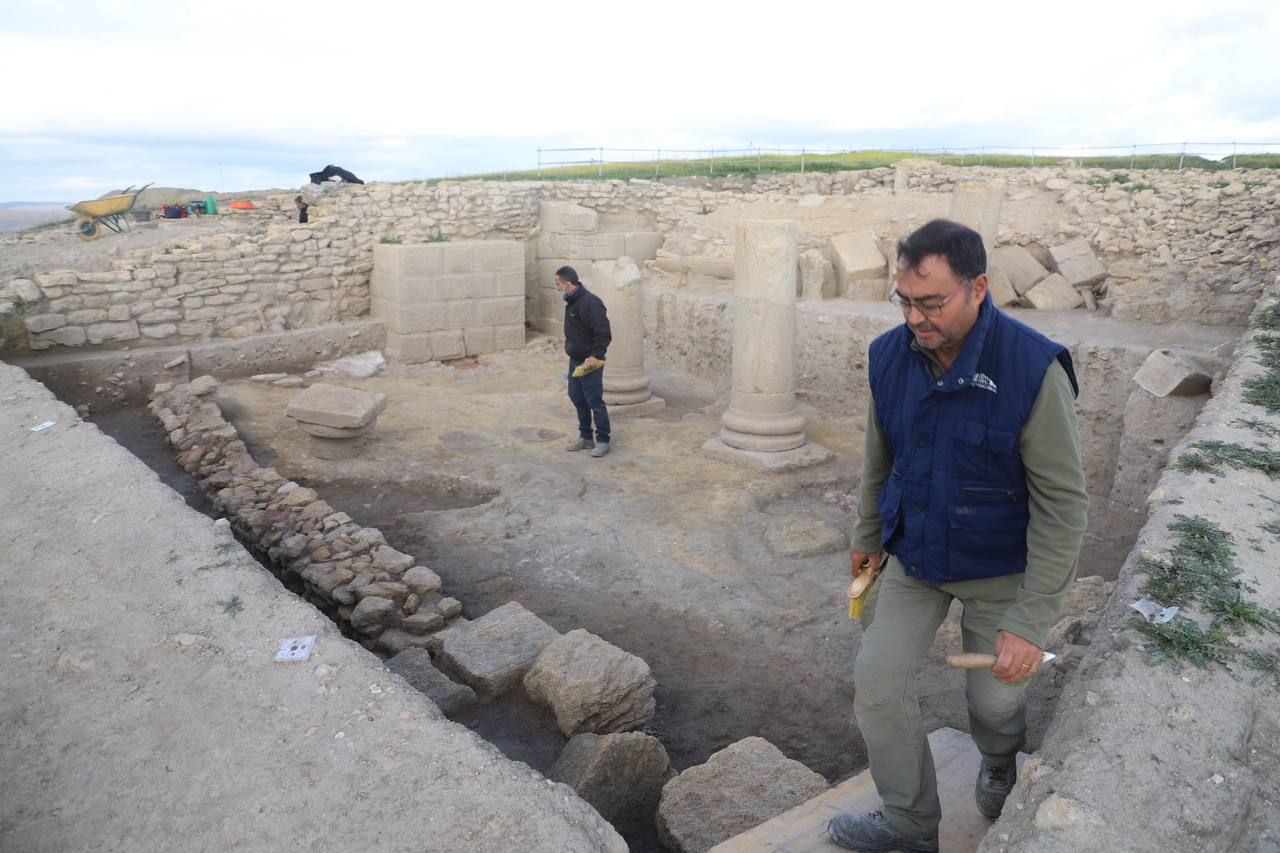 Las excavaciones de Ategua muestran un templo romano anterior al anfiteatro