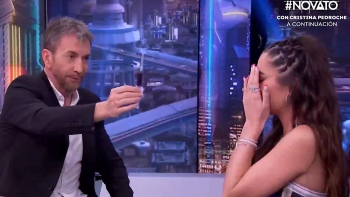 Pablo Motos y Lola Loita, en el programa de El Hormiguero