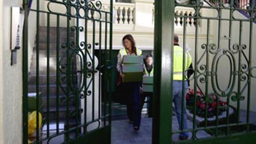 Dos detenidos tras el registro de cuatro clínicas que practican abortos en Barcelona