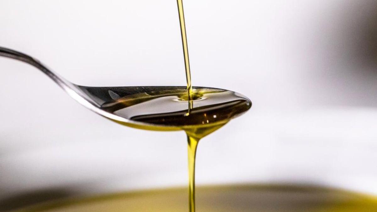 Una cucharada de aceite de oliva el remedio para combatir estas tres enfermedades