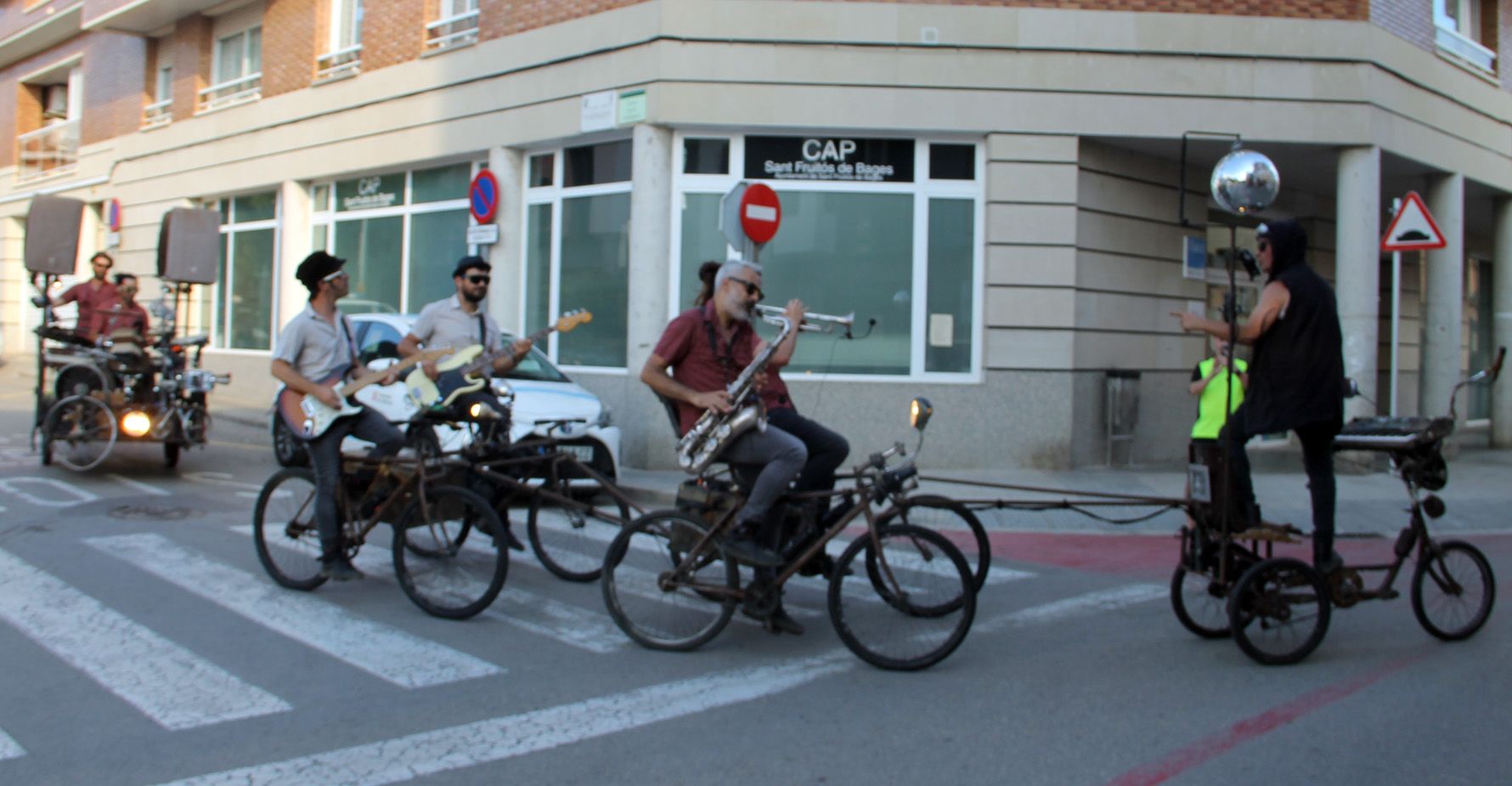 Passacarrers de Music on cycles