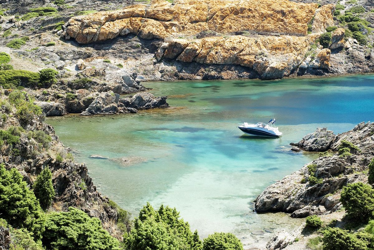 Una de les rutes amb bicicleta idònies per a les famílies, és la que recorre el parc natural de Cap de Creus.