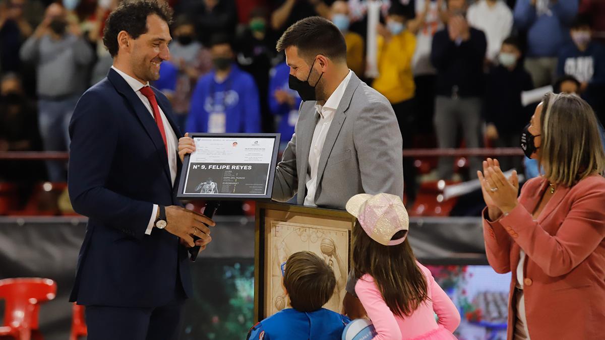 El homenaje a Felipe Reyes y el ambiente en Vista Alegre en el España - Ucrania
