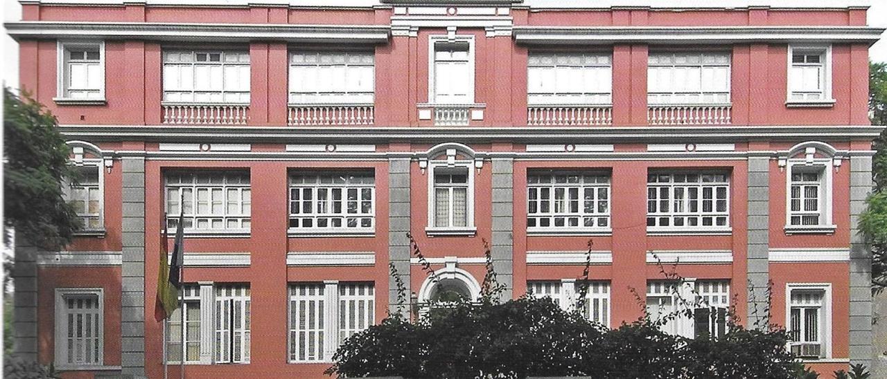 Edifico de la Dirección General de Sanidad en Santa Cruz de Tenerife. | | E.D.