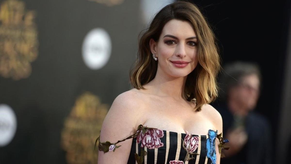 jose35029625 actress anne hathaway at the premiere of  alice through the 180315125714