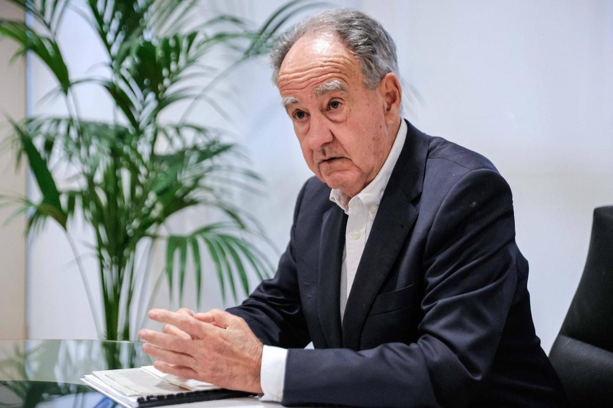 Javier Sanz, en su despacho de la Autoridad Portuaria de Baleares