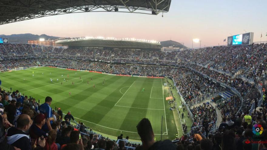 La Rosaleda, en un partido reciente con un aspecto inmejorable, decidirá el final de Liga el próximo domingo.