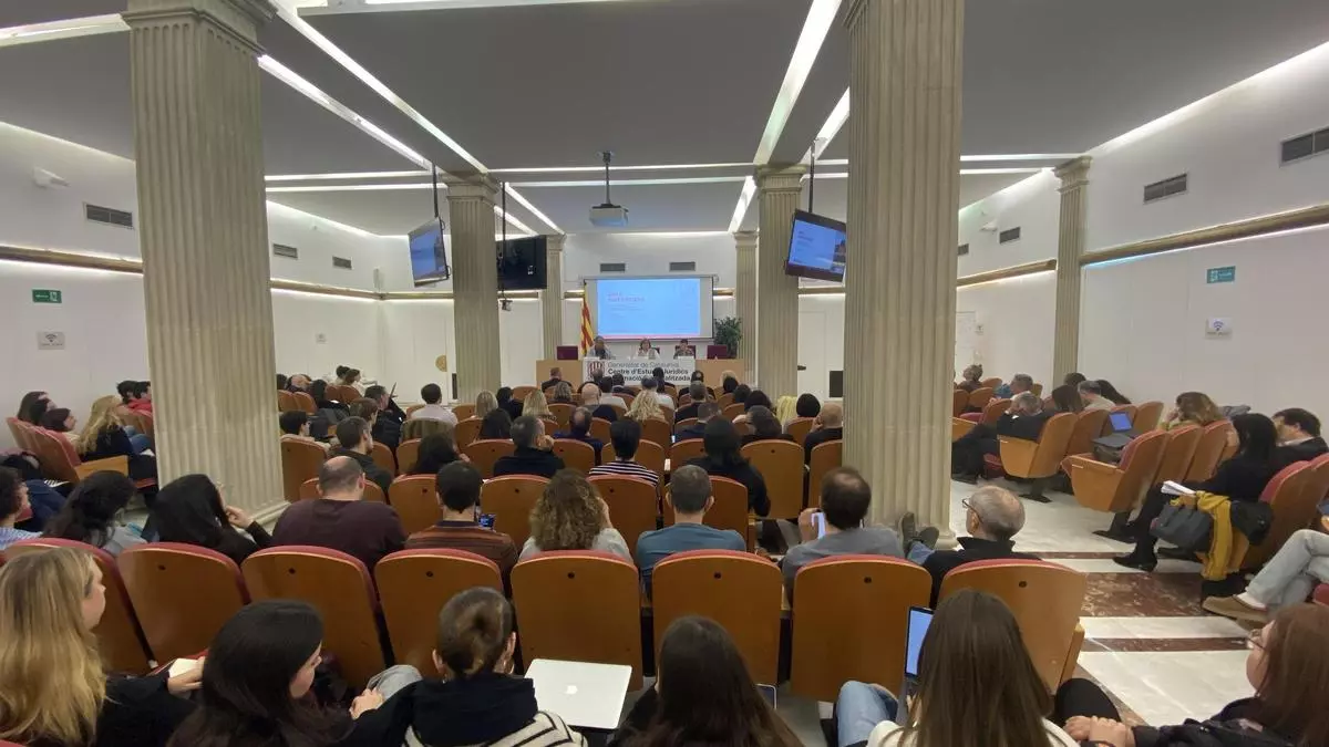 Abierta hasta el 21 de mayo la convocatoria de 50 becas para preparar oposiciones a judicatura, fiscalía y letrados/as de la Administració de Justícia