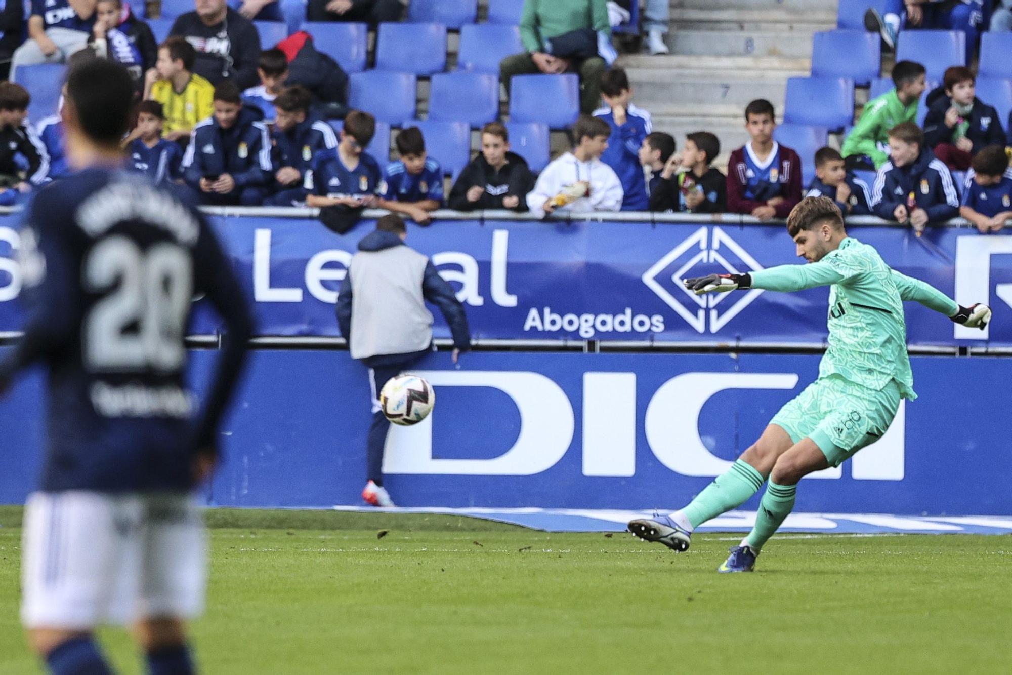 En imágenes: así fue el encuentro entre Real Oviedo y Granada en el Tartiere