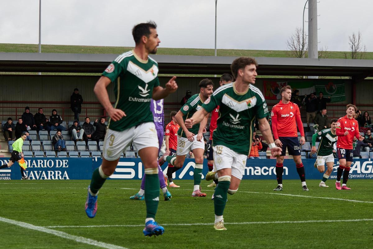Las imágenes del Osasuna Promesas - Cacereño