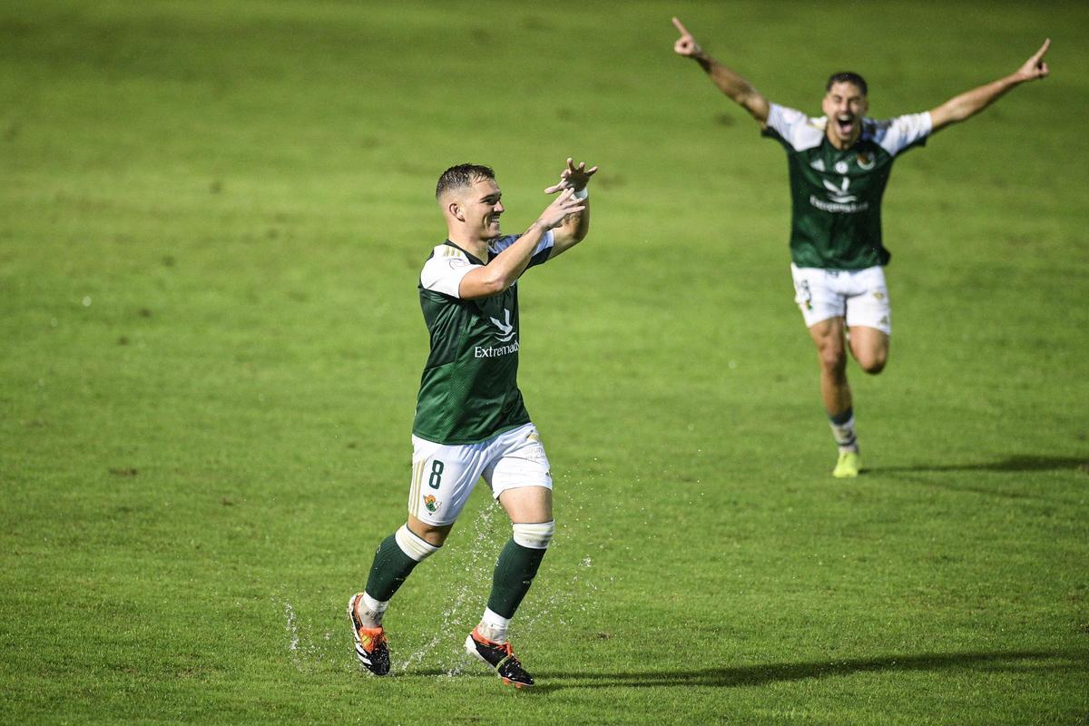 Deco celebra su golazo.