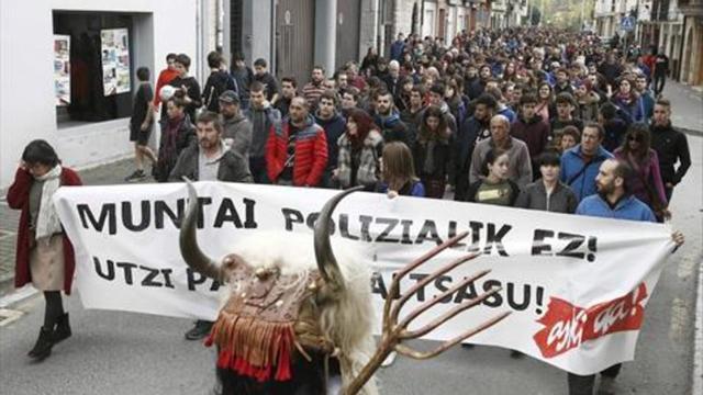 Vecinos de Alsasua rechazaron el sábado la versión oficial del incidente.